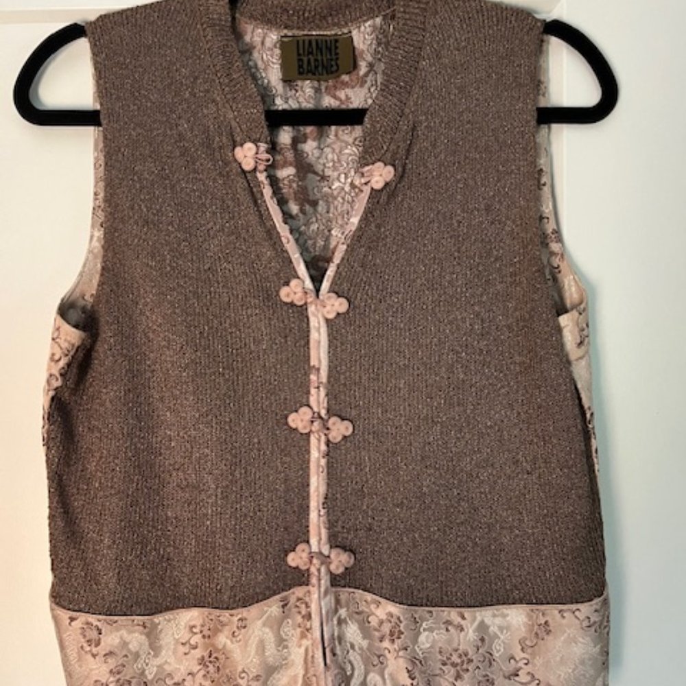 Lianne Barnes Vest